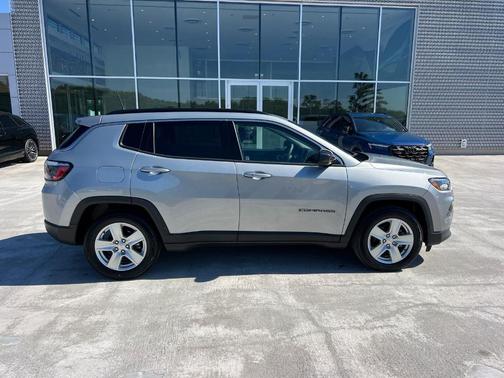 Billet Silver Metallic Clearcoat 2022 Jeep Compass Latitude