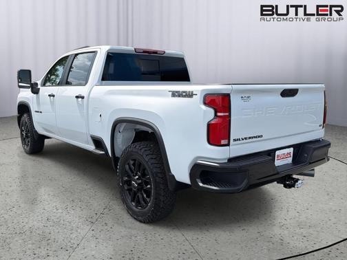 Summit White 2026 Chevrolet Silverado 2500 LT