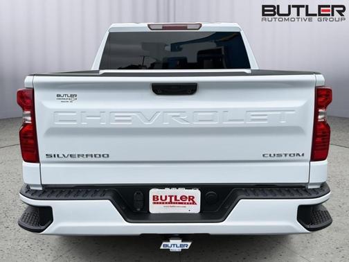 Summit White 2026 Chevrolet Silverado 1500 Custom