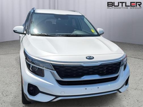 Snow White Pearl 2021 Kia Seltos S