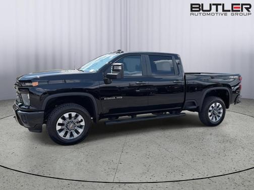 Black 2026 Chevrolet Silverado 2500 Custom