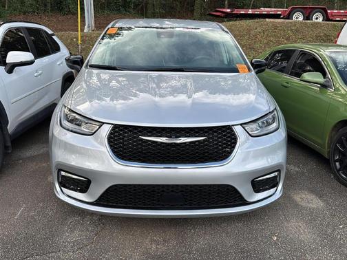 2024 Chrysler Pacifica Touring-L