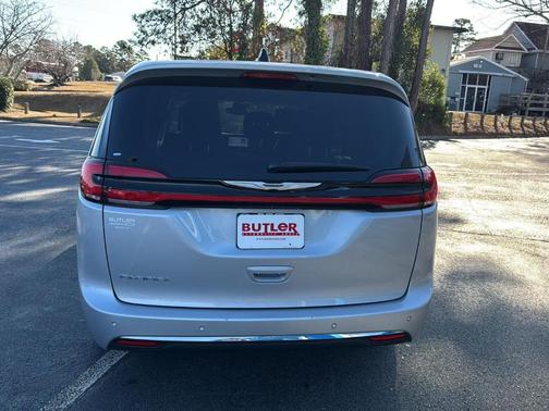 2024 Chrysler Pacifica Touring-L