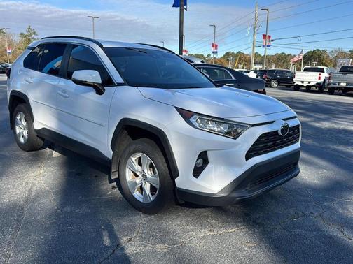 2020 Toyota RAV4 XLE