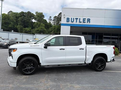 Summit White 2026 Chevrolet Silverado 1500 Custom