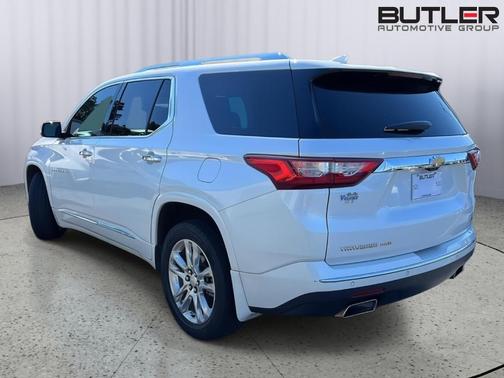 Iridescent Pearl Tricoat 2018 Chevrolet Traverse High Country