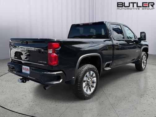 Black 2026 Chevrolet Silverado 2500 Custom