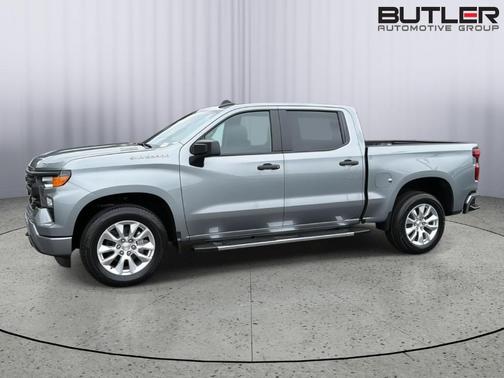 Sterling Gray Metallic 2026 Chevrolet Silverado 1500 Custom