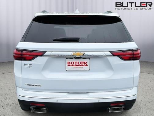 Summit White 2022 Chevrolet Traverse High Country