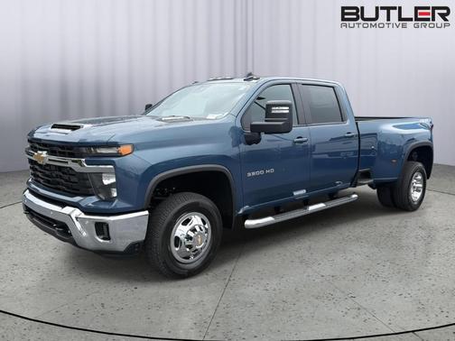 Lakeshore Blue Metallic 2026 Chevrolet Silverado 3500 LT