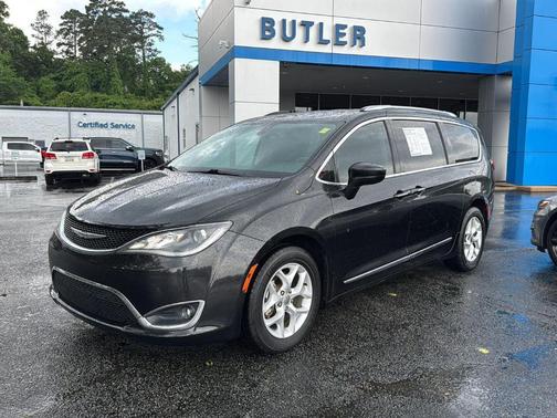 2017 Chrysler Pacifica Touring-L Plus