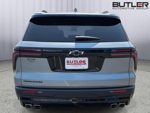 Sterling Gray Metallic 2026 Chevrolet Traverse LT