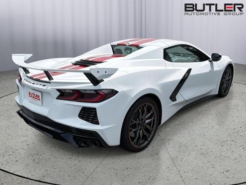 Arctic White 2024 Chevrolet Corvette Stingray w/2LT