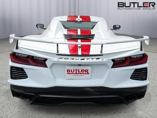 Arctic White 2024 Chevrolet Corvette Stingray w/2LT