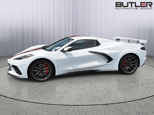 Arctic White 2024 Chevrolet Corvette Stingray w/2LT