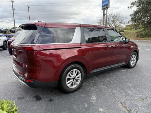 2023 Kia Carnival LX