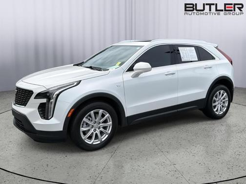 Crystal White Tri-Coat 2023 Cadillac XT4 Luxury