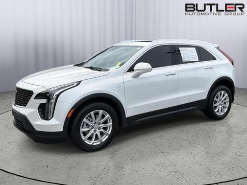 Crystal White Tri-Coat 2023 Cadillac XT4 Luxury