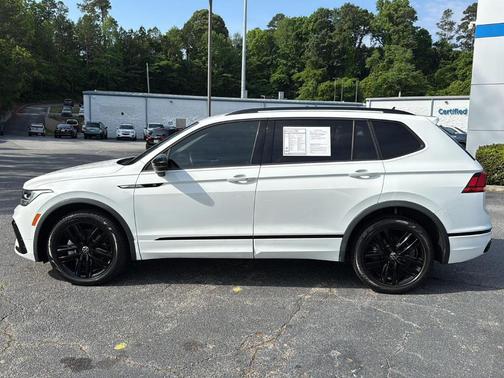 2022 Volkswagen Tiguan 2.0T SE R-Line Black
