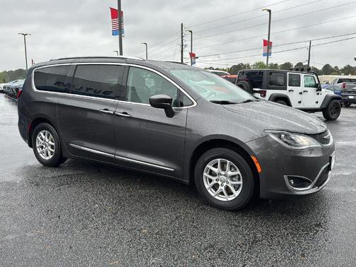 2020 Chrysler Pacifica Touring-L