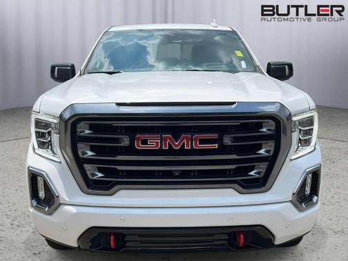 Summit White 2022 GMC Sierra 1500 Limited AT4