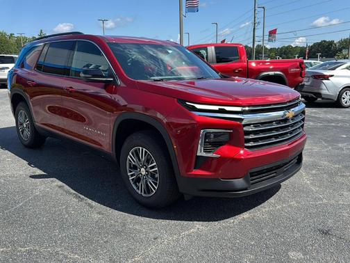 2025 Chevrolet Traverse LT