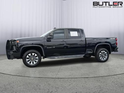 Black 2023 Chevrolet Silverado 2500 Custom