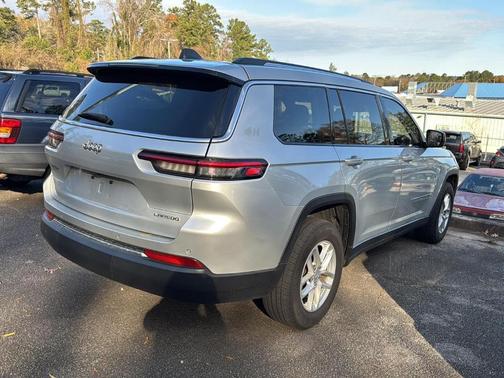 2023 Jeep Grand Cherokee L Laredo