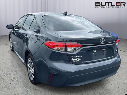 UNDERGROUND 2025 Toyota Corolla LE