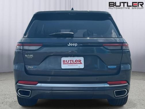 Metallic 2022 Jeep Grand Cherokee 4xe Summit