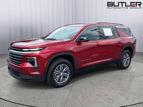 Radiant Red 2025 Chevrolet Traverse LT