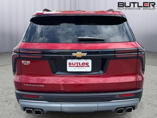 Radiant Red 2025 Chevrolet Traverse LT