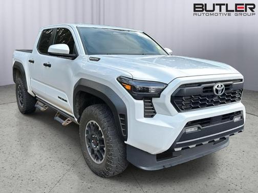 2025 Toyota Tacoma Hybrid TRD OFF-ROAD HV