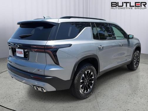 Sterling Gray Metallic 2026 Chevrolet Traverse Z71