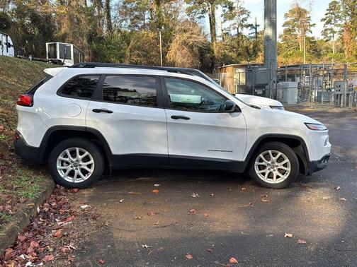 2017 Jeep Cherokee Sport
