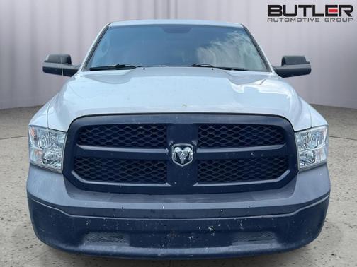 Bright White Clearcoat 2022 RAM 1500 Classic Tradesman