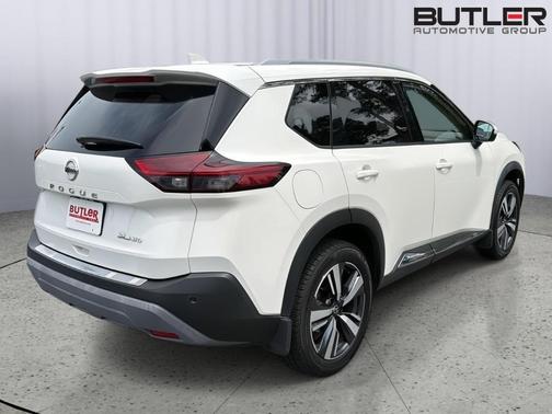 White 2021 Nissan Rogue SL