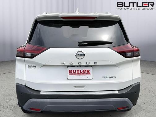 White 2021 Nissan Rogue SL