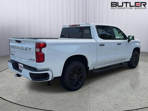 Summit White 2026 Chevrolet Silverado 1500 Custom