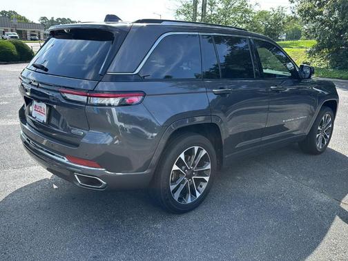 2022 Jeep Grand Cherokee Overland