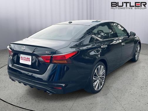 Black 2024 Nissan Altima 2.5 SL