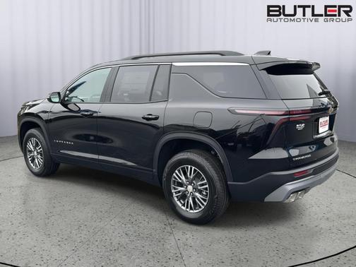 Mosaic Black Metallic 2026 Chevrolet Traverse LT