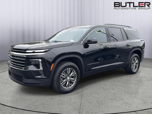 Mosaic Black Metallic 2026 Chevrolet Traverse LT