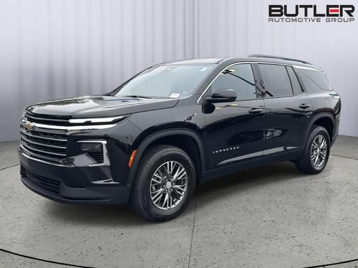 Mosaic Black Metallic 2026 Chevrolet Traverse LT