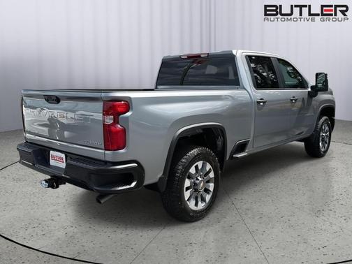 Sterling Gray Metallic 2026 Chevrolet Silverado 2500 Custom