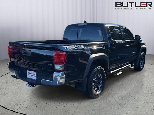 2017 Toyota Tacoma SR V6