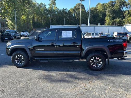 2017 Toyota Tacoma SR V6