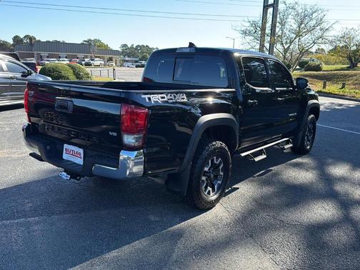 2017 Toyota Tacoma SR V6