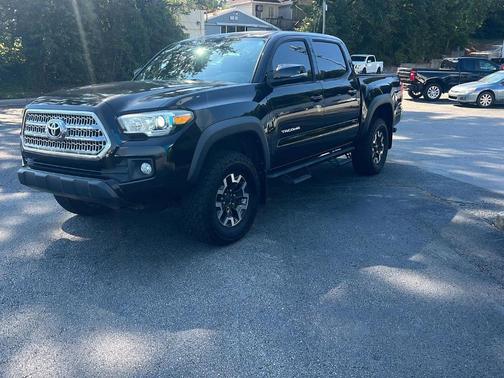 2017 Toyota Tacoma SR V6