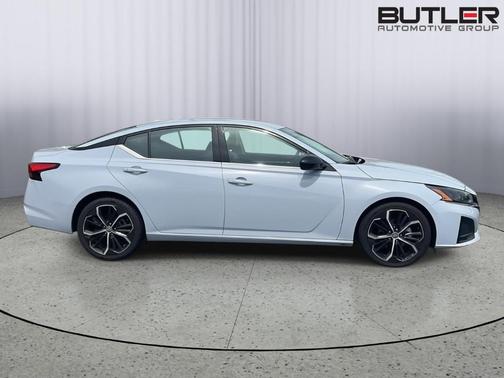 Gray Sky Pearl 2024 Nissan Altima 2.5 SR